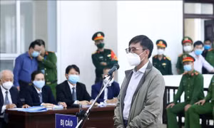 Bị cáo Nguyễn Duy Linh thừa nhận hành vi và xin nộp lại số tiền nhận hối lộ