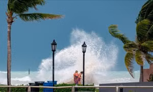 Florida thử nghiệm cách sống chung với nước biển dâng