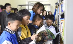 'Tủ sách Đinh Hữu Dư' đến với học sinh vùng cao tỉnh Điện Biên