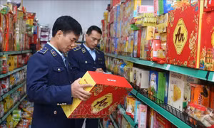 Siết chặt kiểm soát thị trường cuối năm