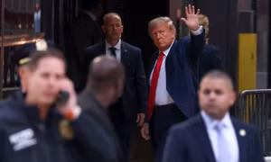 Ông Trump đã đến thành phố New York chuẩn bị cho ngày ra toà án ở Mahattan