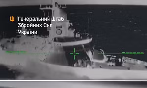 Ukraine tấn công loạt mục tiêu của Nga trước Ngày Chiến thắng, một chiến hạm bị đánh trúng