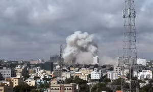  Somalia: Đánh bom kép nhằm vào trụ sở Bộ Giáo dục, hàng chục người thương vong