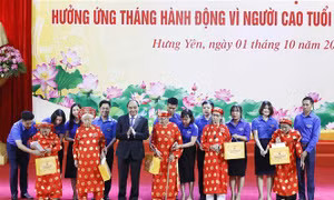 Chủ tịch nước Nguyễn Xuân Phúc: Người cao tuổi là rường cột của gia đình và cộng đồng