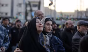 Nổ lớn tiếp tục vang khắp Tehran, người dân thủ đô Iran đối mặt với lựa chọn 50/50