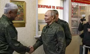 Điện Kremlin công bố video Tổng thống Putin lần đầu đến Kursk trực tiếp chỉ đạo quân đội