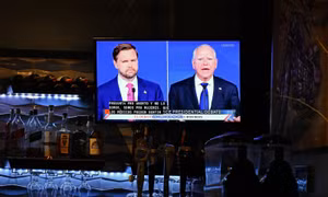 Tỷ lệ chiến thắng của ông Trump tăng lên sau cuộc tranh luận Vance-Walz