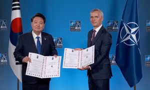 NATO ký thỏa thuận chính thức đầu tiên với một quốc gia châu Á