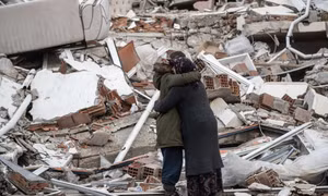 Thảm hoạ động đất ở Thổ Nhĩ Kỳ và Syria: Tình người giữa hoang tàn đổ nát