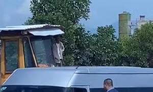 Điều tra đối tượng chặn lối mở lên cao tốc Vân Đồn - Móng Cái, tự ý thu tiền xe qua lại