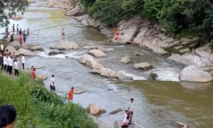Lào Cai: Đã tìm thấy thi thể du khách trượt chân ngã xuống suối