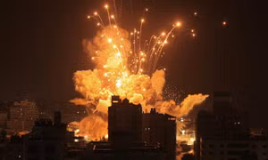 Israel tiến hành huy động quân sự lớn nhất 50 năm, không quân dồn dập oanh tạc Dải Gaza