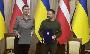 Ukraine ký thỏa thuận an ninh với quốc gia đầu tiên ngoài G7