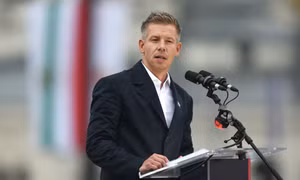 Đối thủ của Thủ tướng Orbán cam kết không ngả về Nga, đưa Hungary trở lại với phương Tây