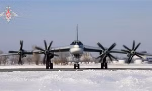 UAV Ukraine vượt 800km phá huỷ oanh tạc cơ chiến lược Tu-95 của Liên bang Nga