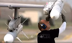 Đằng sau việc Lầu Năm Góc đặt mua lượng tên lửa AIM-120 lớn chưa từng có