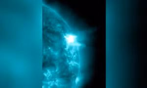 Bão Mặt Trời kỷ lục tấn công gây tia lửa khổng lồ, phi hành gia trên ISS phải trú ẩn