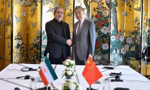Bên trong cuộc gặp giữa Ngoại trưởng Trung Quốc và quan chức an ninh cấp cao Iran sau hoà đàm ở Thụy Sĩ