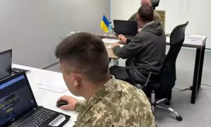 Đơn vị lính tình nguyện đa quốc tịch đầu tiên rời Ba Lan tới Ukraine