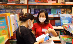 Thẩm định sách giáo khoa lớp 2 và lớp 6 đã hoàn thành vòng 1