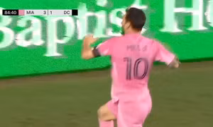 Video Messi lập cú đúp, vươn lên đứng đầu cuộc đua Chiếc giày Vàng ở Giải Nhà nghề Mỹ
