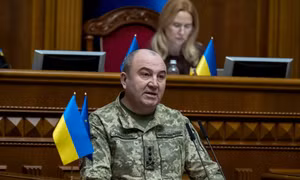 Tổng thống Ukraine bất ngờ loại một Trung tướng quân đội khỏi Bộ Chỉ huy Tối cao