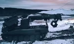 Video đầu tiên về ‘xe ủi chiến tranh hạt nhân’ của Lực lượng Vũ trang Liên bang Nga