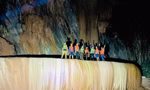 Phát hiện hang động đẹp kỳ ảo, thạch nhũ như lụa trắng, rèm buông