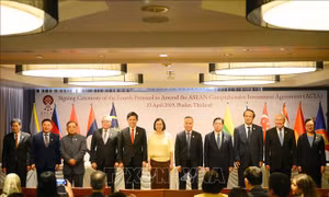 Các Bộ trưởng Kinh tế ASEAN ký kết hai văn kiện về thương mại dịch vụ và đầu tư