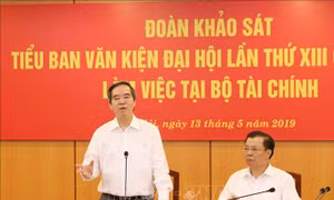 Đoàn Tiểu ban Văn kiện làm việc với Ban cán sự đảng Bộ Tài chính
