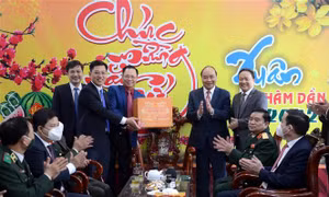 Chủ tịch nước Nguyễn Xuân Phúc thăm, chúc Tết các đơn vị tại Đà Nẵng