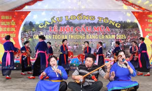 Gần 800 người tham gia màn đại Dậm thuông tại Lễ hội cầu mùa của dân tộc Tày