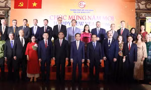Lãnh đạo TP Hồ Chí Minh gặp gỡ cơ quan đại diện nước ngoài