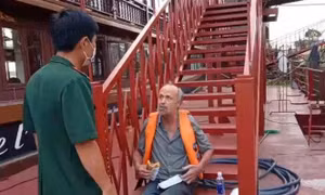 Lực lượng Biên phòng Thành phố Hồ Chí Minh cứu một người quốc tịch Mỹ gặp nạn trên sông Sài Gòn