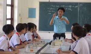 Thầy giáo trẻ gieo mầm tri thức