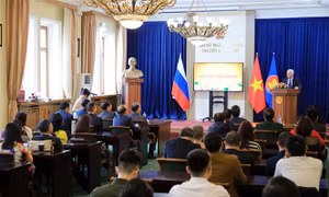 Âm hưởng 'Đất nước trọn niềm vui' trong ngày kỷ niệm tại LB Nga