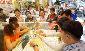 Nhiều mặt hàng đắt khách trong ngày vía Thần Tài tại TP Hồ Chí Minh