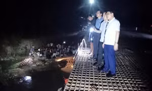 Lũ cuốn trôi nhóm học sinh tắm suối khiến 2 em tử vong, 2 em mất tích