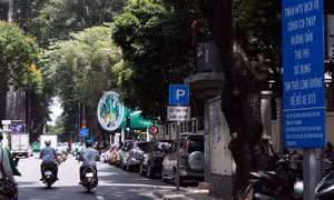 Thu phí sử dụng tạm thời lòng đường - Bài 2: Thu không đủ bù chi