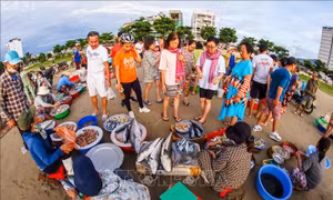 Nét đẹp chợ bãi biển Đà Nẵng