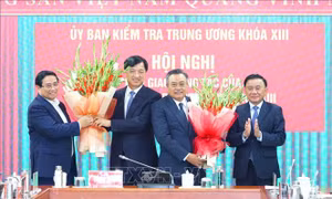 Hội nghị bàn giao công tác của Chủ nhiệm Ủy ban Kiểm tra Trung ương