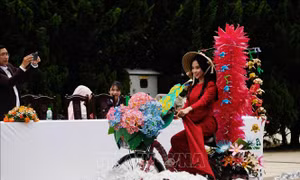 Mãn nhãn với xe đạp hoa làm từ rác tái chế chào mừng Festival hoa Đà Lạt