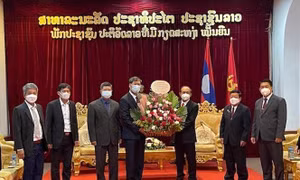 Tổng Lãnh sự quán Việt Nam tại Luang Prabang chúc mừng 46 năm Quốc khánh Lào