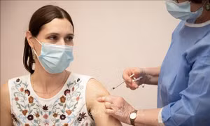 Nước Pháp ứng phó với các làn sóng dịch 