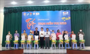 Chương trình 'Tết trọn niềm vui 2023' đến với người dân Bình Thuận