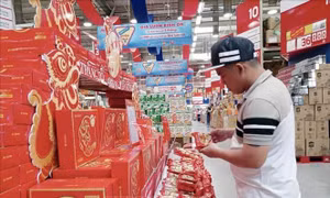Bánh Trung thu giảm giá sâu kích cầu tiêu dùng cận Rằm tháng Tám