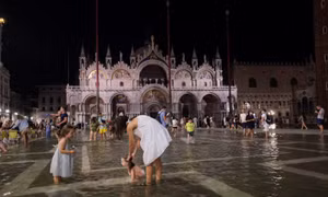 Ngập lụt bất thường tại thành phố du lịch Venice