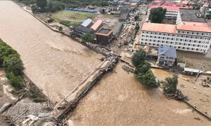 Trung Quốc ban bố cảnh báo đỏ với nguy cơ lũ quét