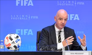 Năm câu hỏi về kế hoạch đầu tư World Cup của FIFA đang gây chia rẽ bóng đá thế giới