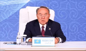 Tổng thống Kazakhstan bất ngờ từ chức sau gần 30 năm cầm quyền